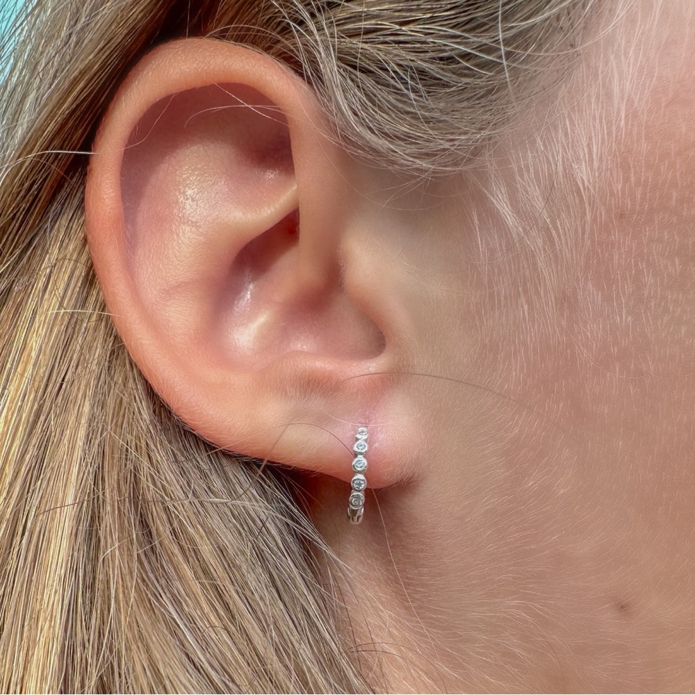 Small huggies hoop earrings in 925 Sterling silver